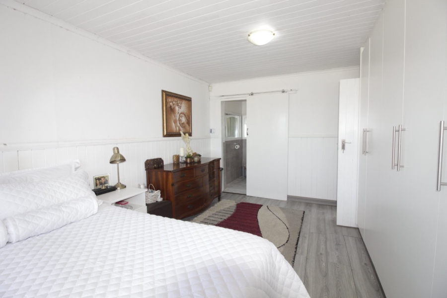 3 Bedroom Property for Sale in Wavecrest Eastern Cape